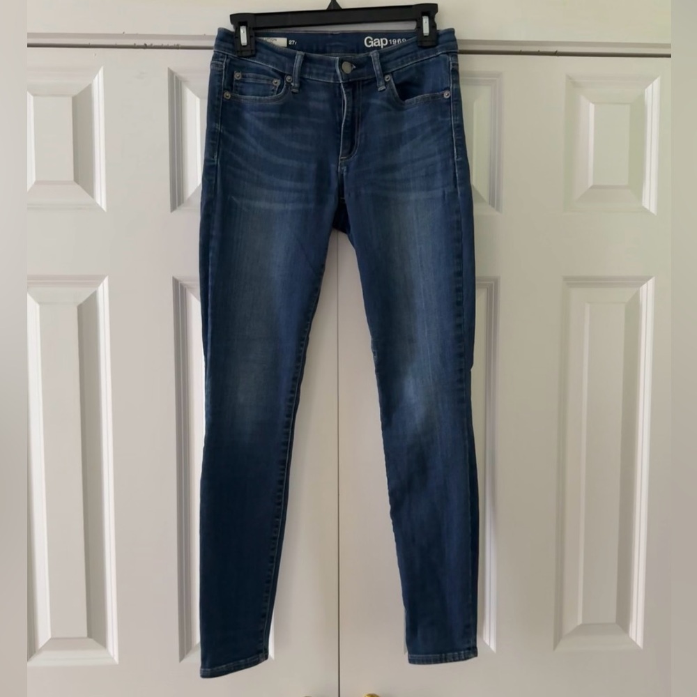 ⭐️ GAP Skinny Ankle Hybrid Jeans with Faded Denim Look